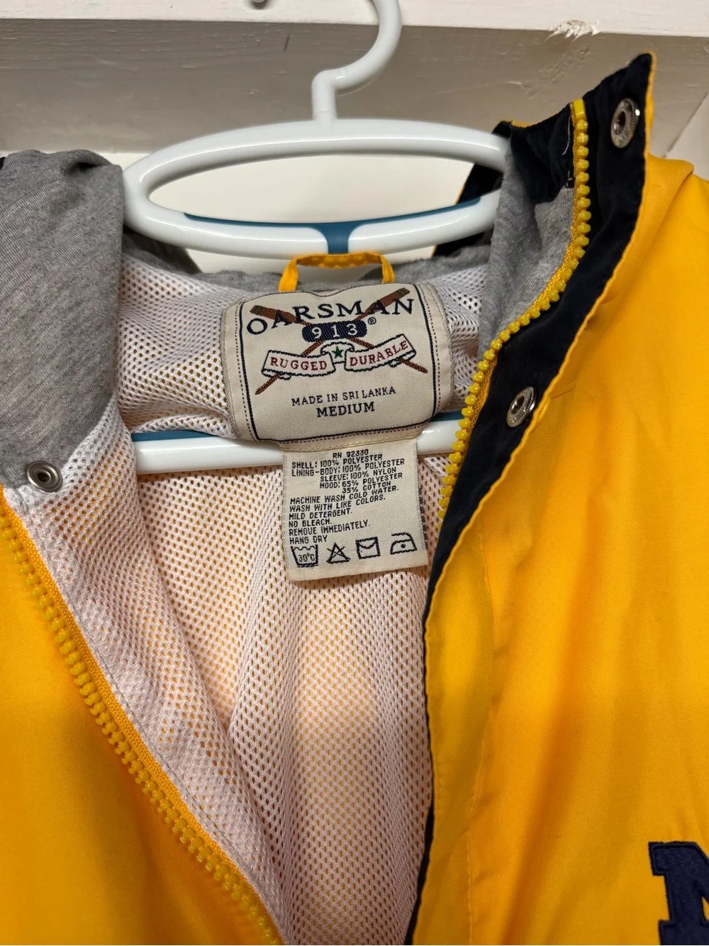 University Michigan Wolverines Vintage Yellow  Navy Oarsman Windbreaker Medium